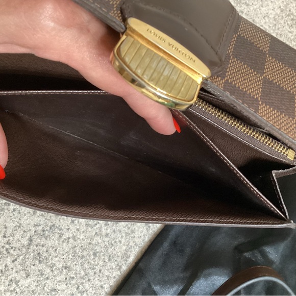 Authentic Louis Vuitton Damier wallet with strap. - Picture 15 of 16